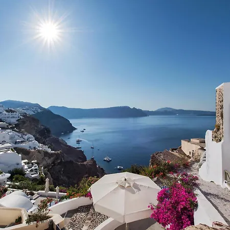 Rhenia's Oia